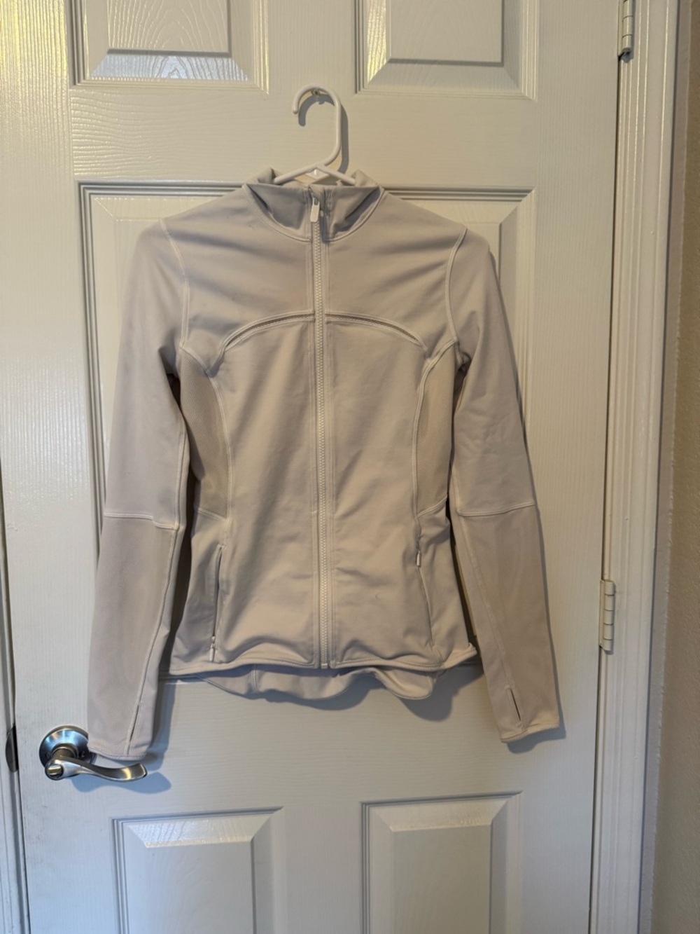 Lululemon White Mesh-Panel Zip-Up Athletic
Jacket Size 4